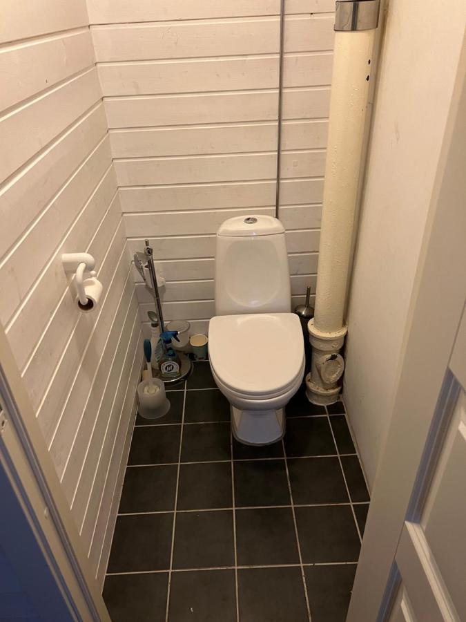 Bedroom In City Centre, No Shower Available Ålesund Esterno foto